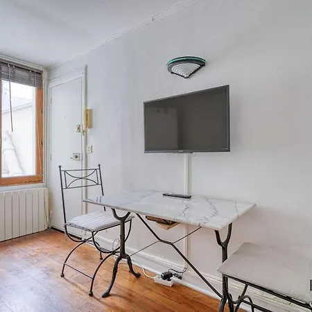 Proche Des Champs Elysees - Le Fonctionnel - 244b * Paris